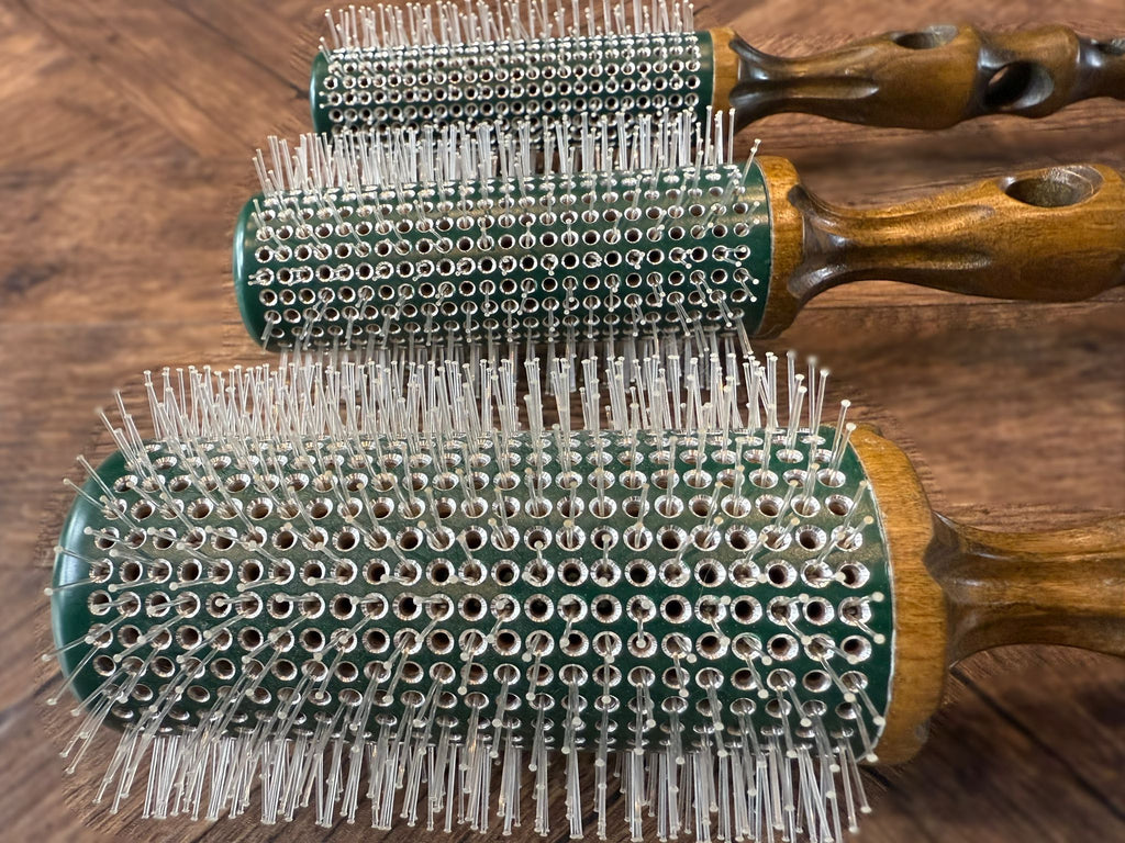 Curl & Wave: Nylon Bristle Round Hair Brush