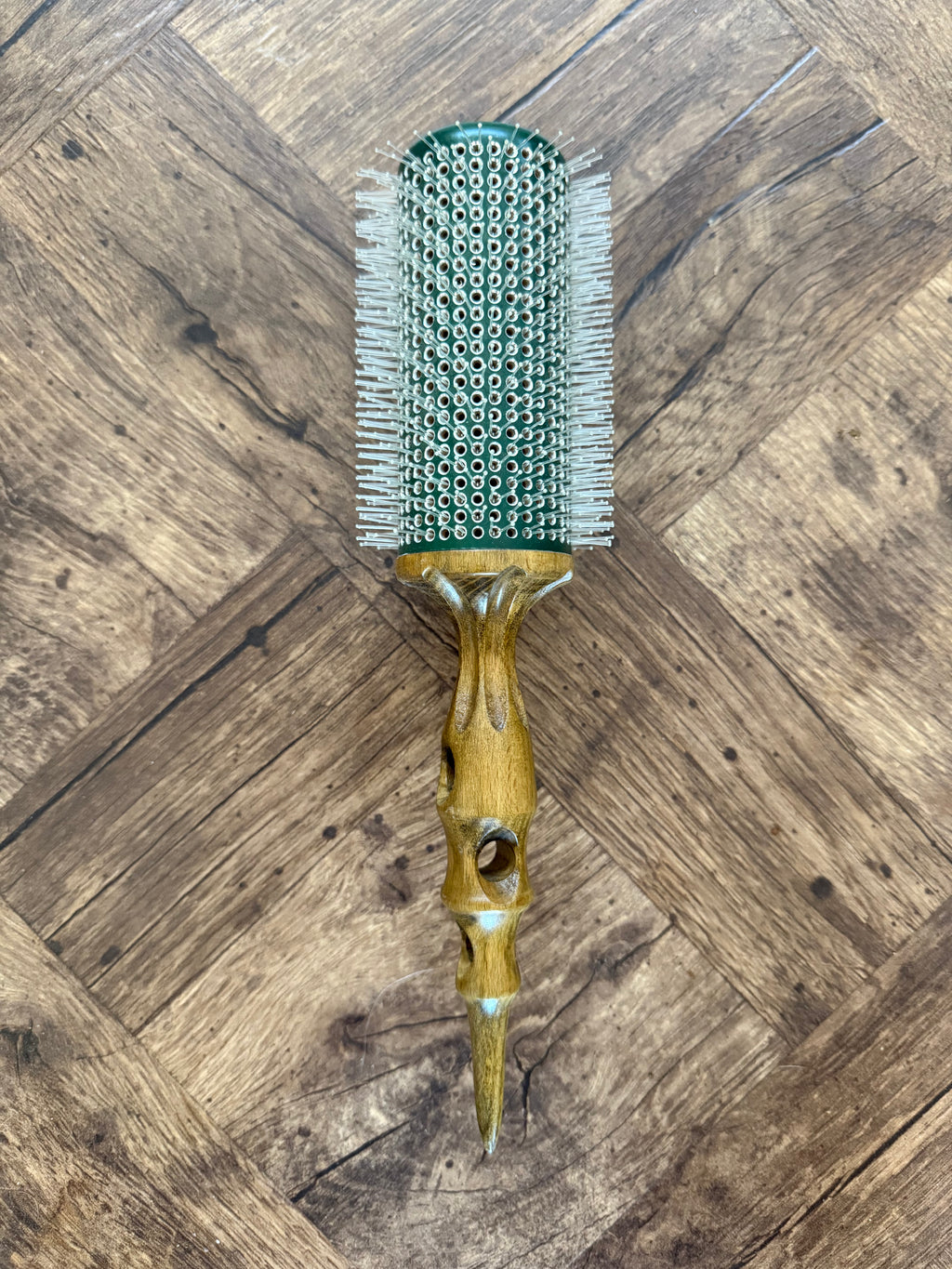 Curl & Wave: Nylon Bristle Round Hair Brush