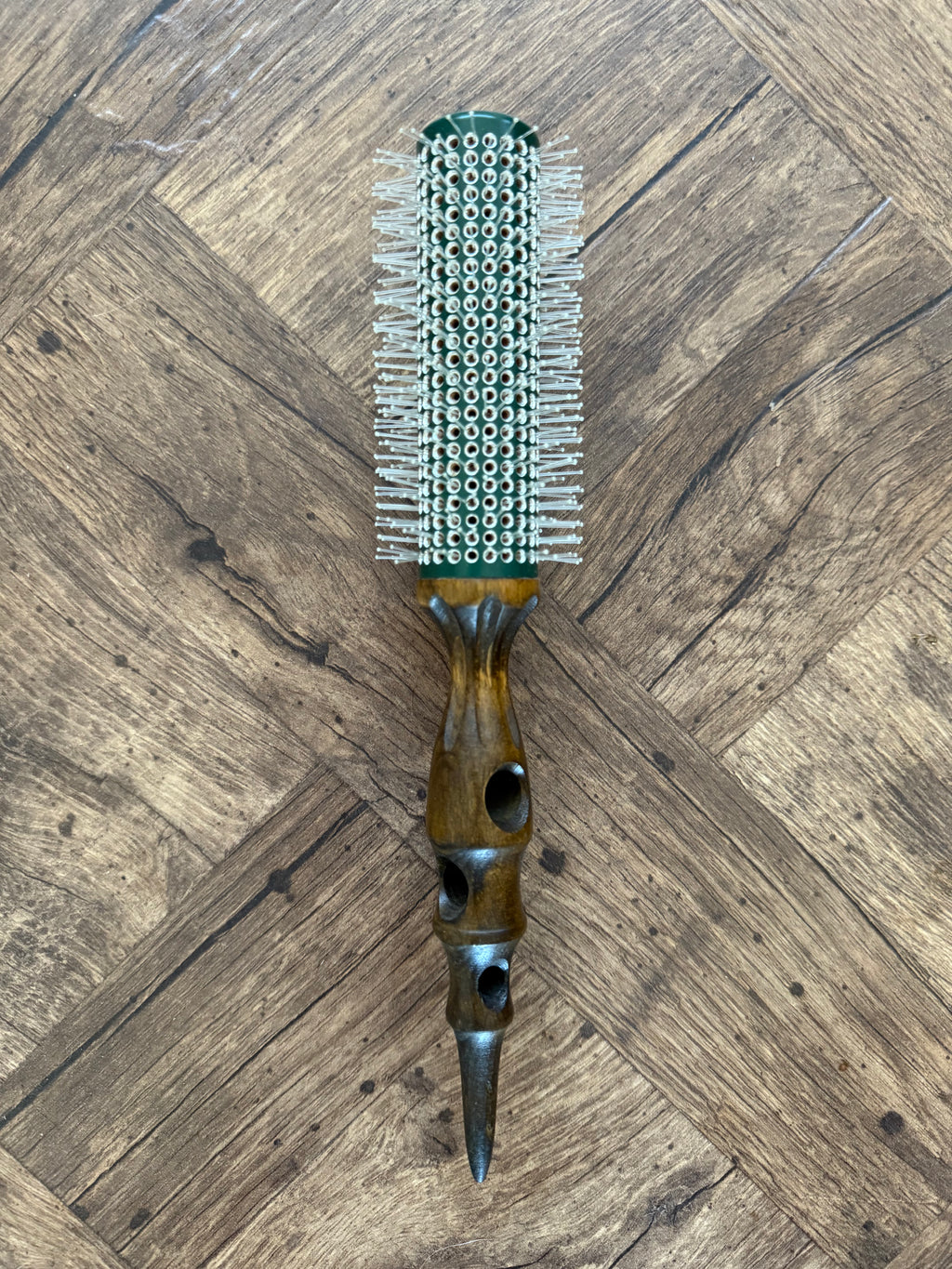 Curl & Wave: Nylon Bristle Round Hair Brush