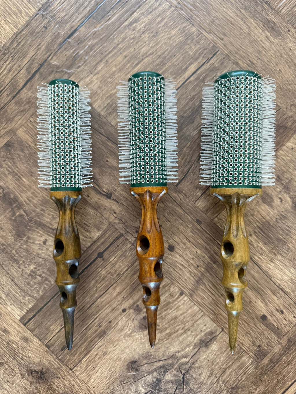 Curl & Wave: Nylon Bristle Round Hair Brush